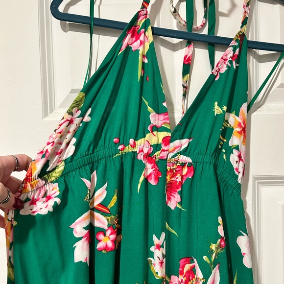 NWOT Green Floral Print Deep V Halter Maxi Dress Size Medium - Picture 13 of 16